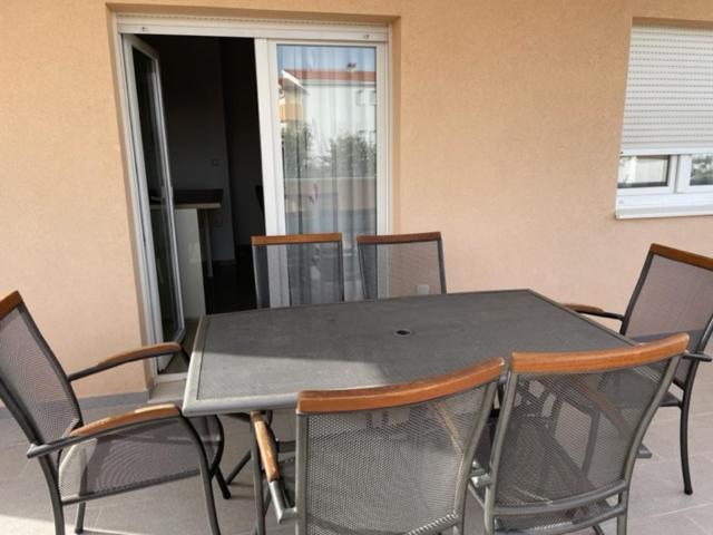 Apartman Visic 1692 Каштела Экстерьер фото