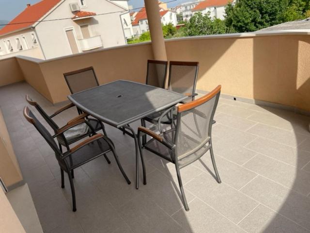 Apartman Visic 1692 Каштела Экстерьер фото